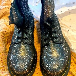 Doc Martens Boots NWT